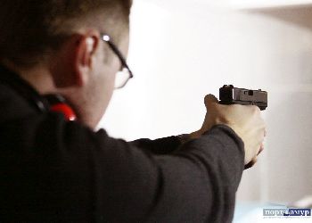 В Благовещенске игра подростков с травматическим пистолетом привела к выстрелу