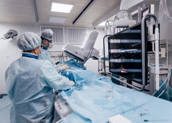 Беременную амурчанку с тромбом в сердце прооперировали новосибирские кардиохирурги