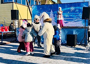 Радуга белогорск. Центр Радуга Белогорск Амурская область. Откроют ли каток в Белогорске Амурской области.