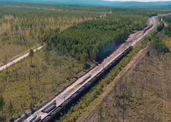 Тяжеловесные поезда пошли по обновленному перегону БАМа в Амурской области