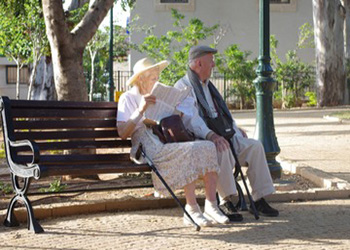 Во Франции снова повысят минимальный пенсионный возраст
