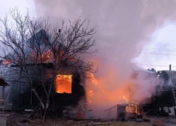 В Чигирях загорелось строящееся здание
