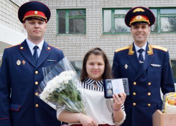 Амурская девятиклассница получила медаль за спасение бабушки
