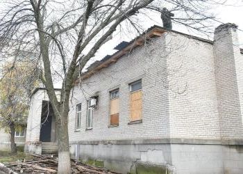 Амурские строители ремонтируют в ДНР библиотеку, пострадавшую от обстрелов
