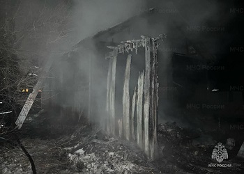 Мужчина и женщина погибли в пожаре в Приамурье 