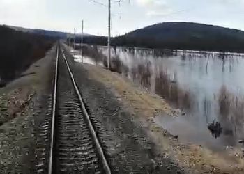В Амурской области река грозит подтопить железную дорогу