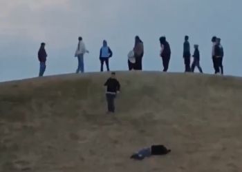 Благовещенцы проигнорировали призывы не гулять по холмам на набережной