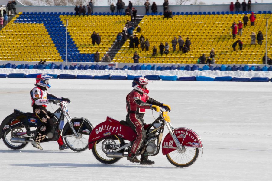 Погода в марте в саранске 2024 года. Красноярск мотогонки на льду. Мотогонки на льду Уфа. Уфа изготовление флагов мотогонки на льду.