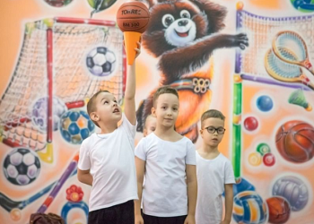 В прогимназии Благовещенска детей учат баскетболу