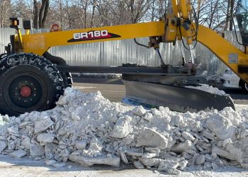 За зиму Благовещенск очистили от 50 тысяч кубометров снега и наледи