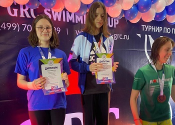 Благовещенские пловцы заняли победные места на соревнованиях в Калуге