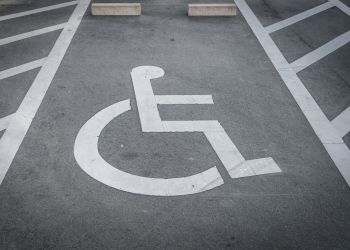 Прокуратура добивается обустройства парковки для инвалидов вблизи амурской больницы