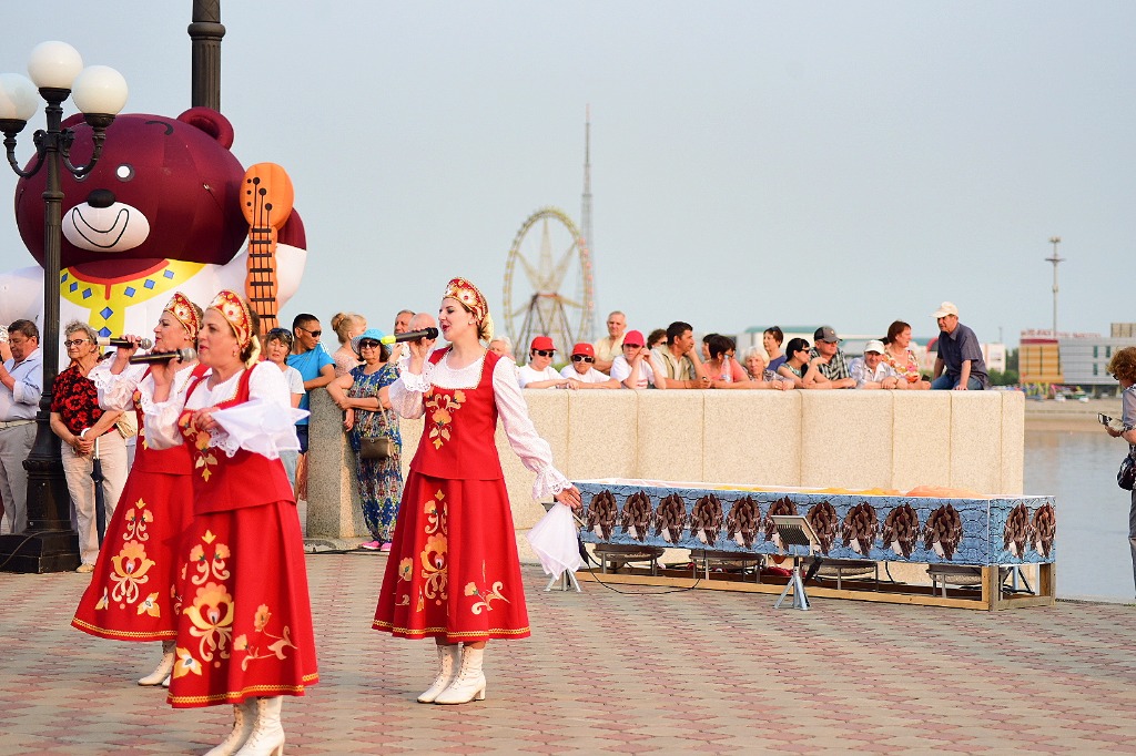 Культурная ярмарка. Российско-китайская ярмарка культуры и искусства. Российско-китайский фестиваль. Россия и Китай культура. Русско китайская культура.