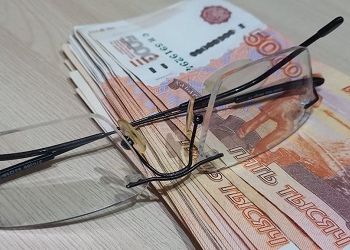 В Приамурье пенсионер перевел мошенникам почти 170 тысяч