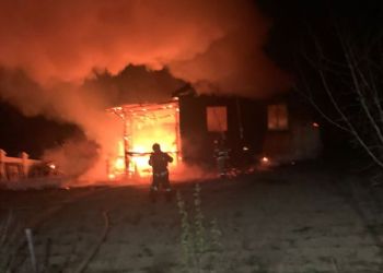 Мужчина пострадал в ночном пожаре в Амурской области