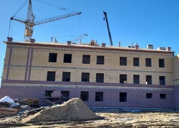 Трехэтажную школу сдадут в Чигирях до конца года