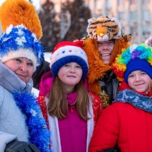 Благовещенцы в канун Нового года веселились на площади Ленина
