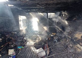 Пожар оставил без крова многодетную семью из Зеи