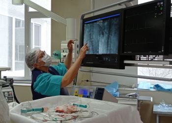 Импланты нового производителя начали применять в АОКБ в жизненно важных операциях