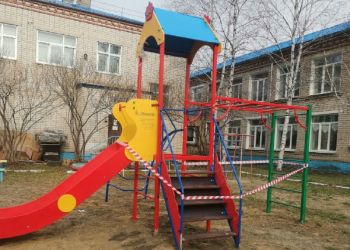 Новые игровые комплексы устанавливают в детских садах Райчихинска