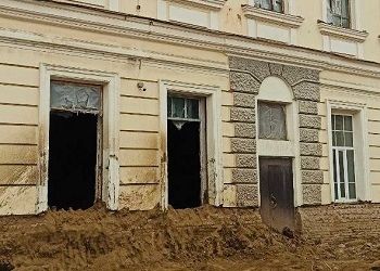 Прокуратура заявила о рисках срыва сроков ремонта исторического здания АОДНТ