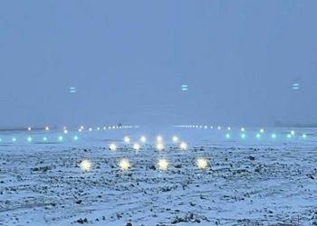 Сигнальные огни зажгли на новой взлетной полосе в аэропорту Благовещенска