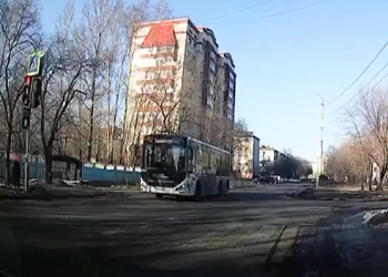 Маршрутный автобус опасно нарушил ПДД в Благовещенске