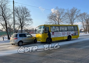 Лобовое ДТП с автобусом произошло в Благовещенске