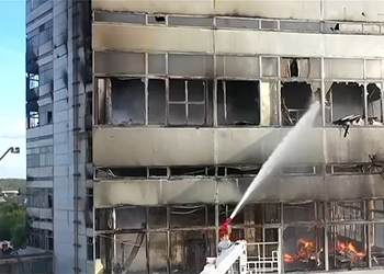 В подмосковном Фрязине во время пожара люди горели и прыгали с верхних этажей здания
