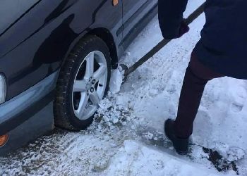 Соцсети: машины застревают в ямах на дорогах Райчихинска