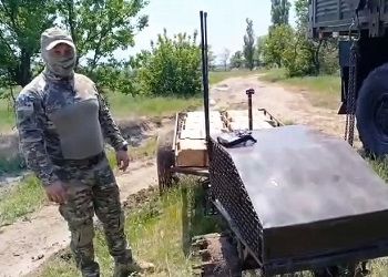 Амурские бойцы СВО создали беспилотник на колесах