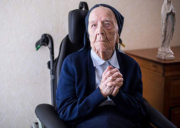 Во Франции умерла старейшая жительница нашей планеты