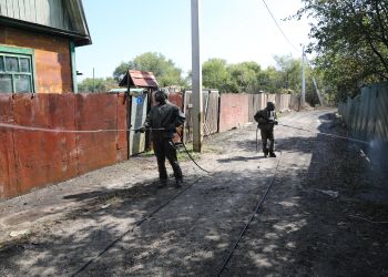 Военные продезинфицировали более 400 домов после паводка в Приамурье