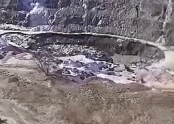 Появились кадры с места обвала на руднике Пионер