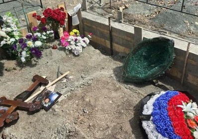 В Приморье вандалы разгромили могилу бойца ЧВК «Вагнер»