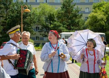 Подглядеть бабуле под юбку (40 фото) - скачать картинки и порно фото ремонт-подушек-безопасности.рф