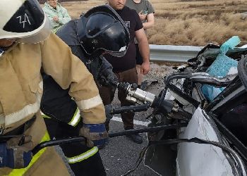 На месте смертельного ДТП на федеральной трассе в Амурской области работали спасатели