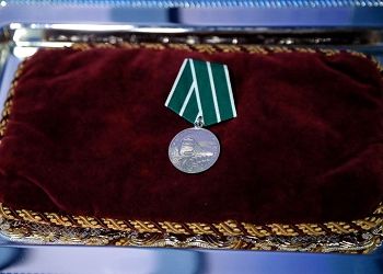 Первым железнодорожникам вручили медали «50 лет Байкало-Амурской магистрали»