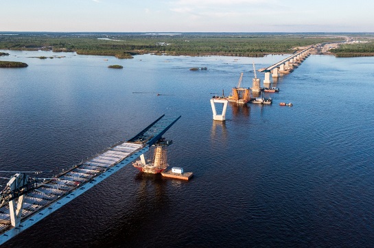 Строительство моста в водниках