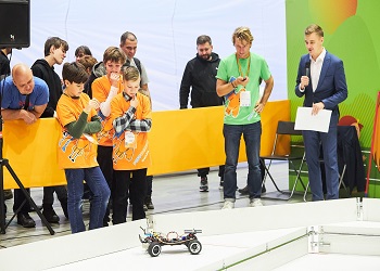 Благовещенских школьников зовут поучаствовать в олимпиаде по робототехнике
