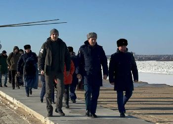 Заместитель генпрокурора проверил строительство дамб в Амурской области