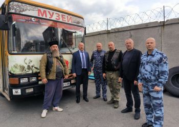 Благовещенский «Автобус Победы» поделился вечным огнем с челябинскими росгвардейцами