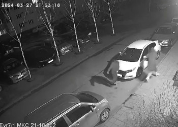 Амурчанин преследовал девушку и похитил колеса от автомобиля