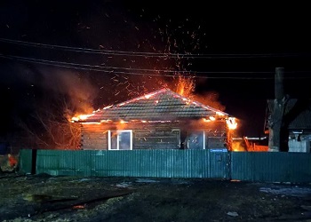 В Приамурье прокуратура проконтролирует проверку по факту пожара в доме многодетной семьи