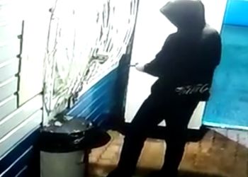 «Бабки давай»: В Амурской области разбойники с обрезом устроили налет на заправку