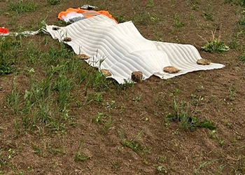 На аэродроме Путилово под Петербургом разбился опытный парашютист