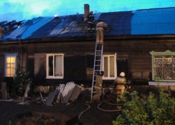 Пожарные спасли дом, вспыхнувший в амурском селе
