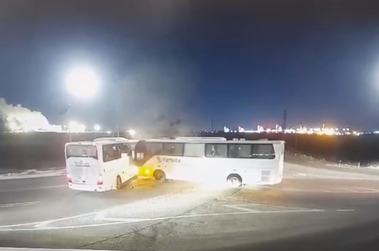 В районе Амурского ГПЗ столкнулись два автобуса
