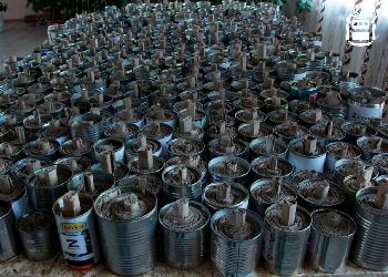 Жители Зеи изготовили более 500 блиндажных свечей для бойцов СВО
