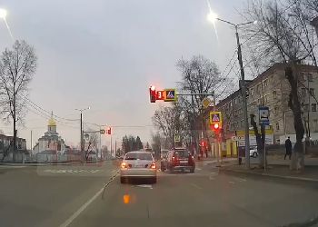 В Свободном наказали водителя, проехавшего перекресток на «красный»
